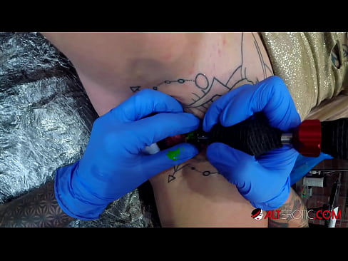 ❤️ tattooed ທີ່ສຸດ Hottie Sully Savage ໄດ້ຮັບ tattoo ສຸດ clitoris ຂອງນາງ ️ ວິດີໂອຮ່ວມເພດ ທີ່ lo.quizfarmature.ru